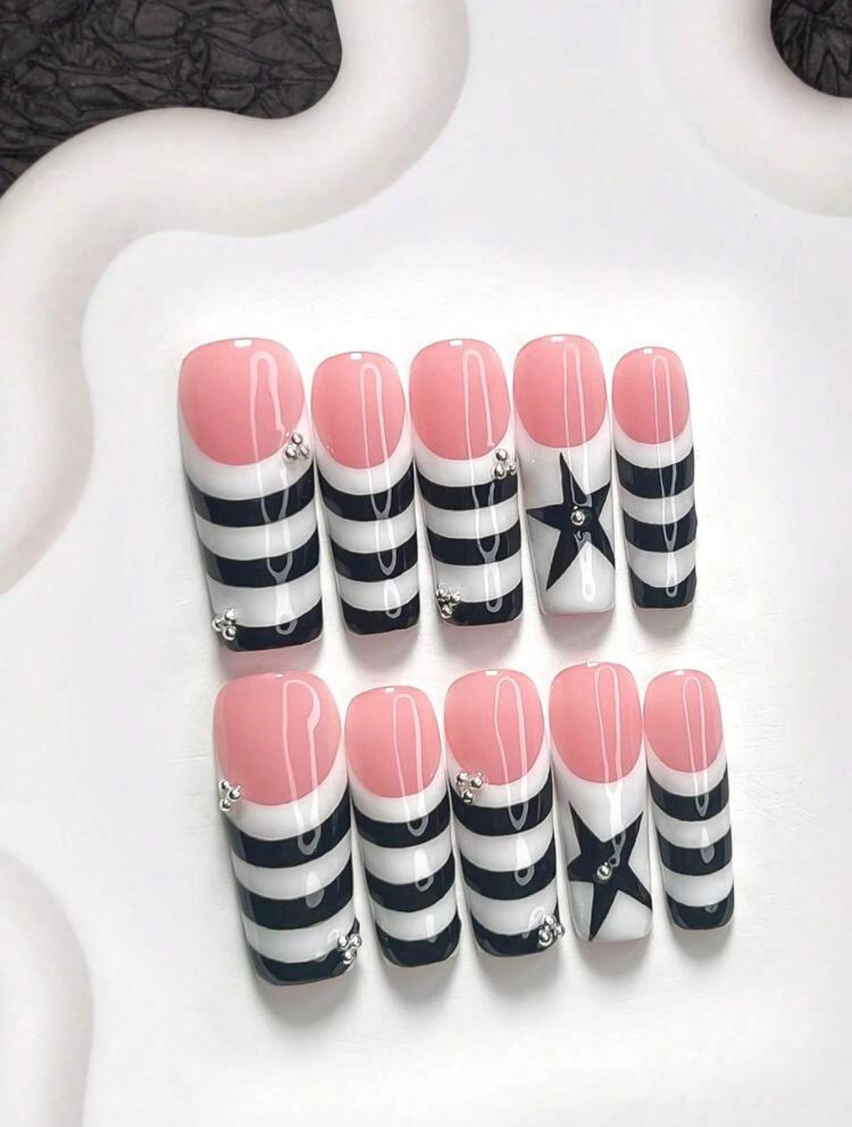 Alternative Y2K Long Press-on Nails